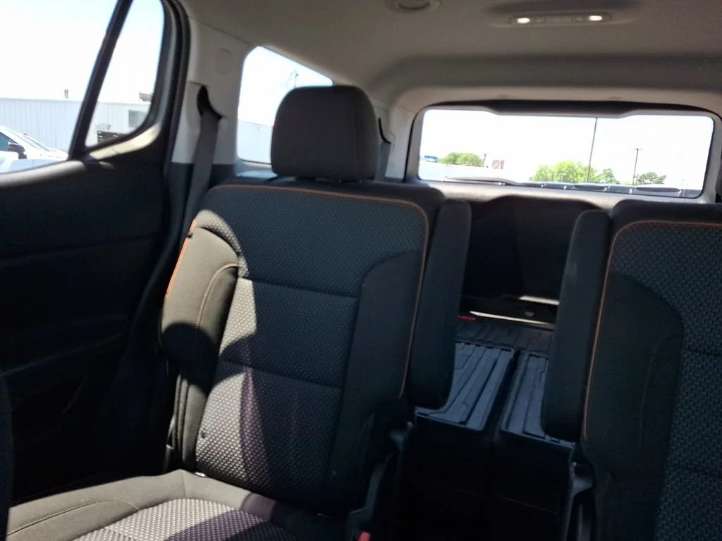 Used 2021 EBONY TWILIGHT METALLIC GMC AT4 image 19