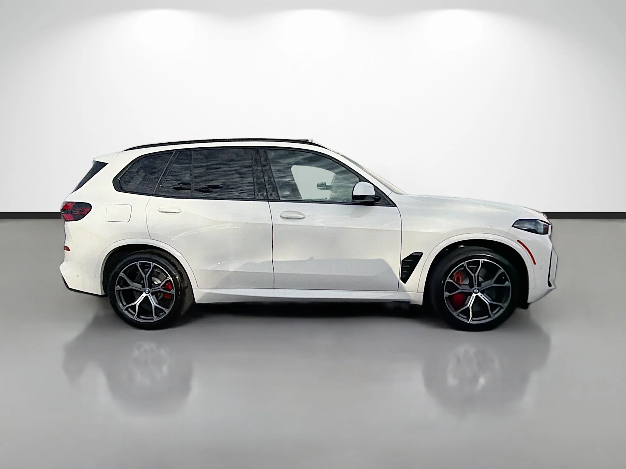 New 2026 Alpine White BMW xDrive50e image 2