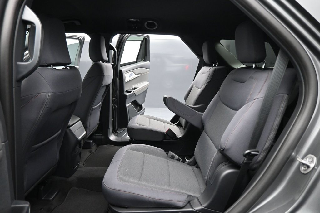 New 2027 Carbonized Gray Metallic Ford Active image 18