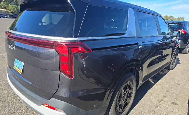 Used 2025 Gray Kia LXS image 4