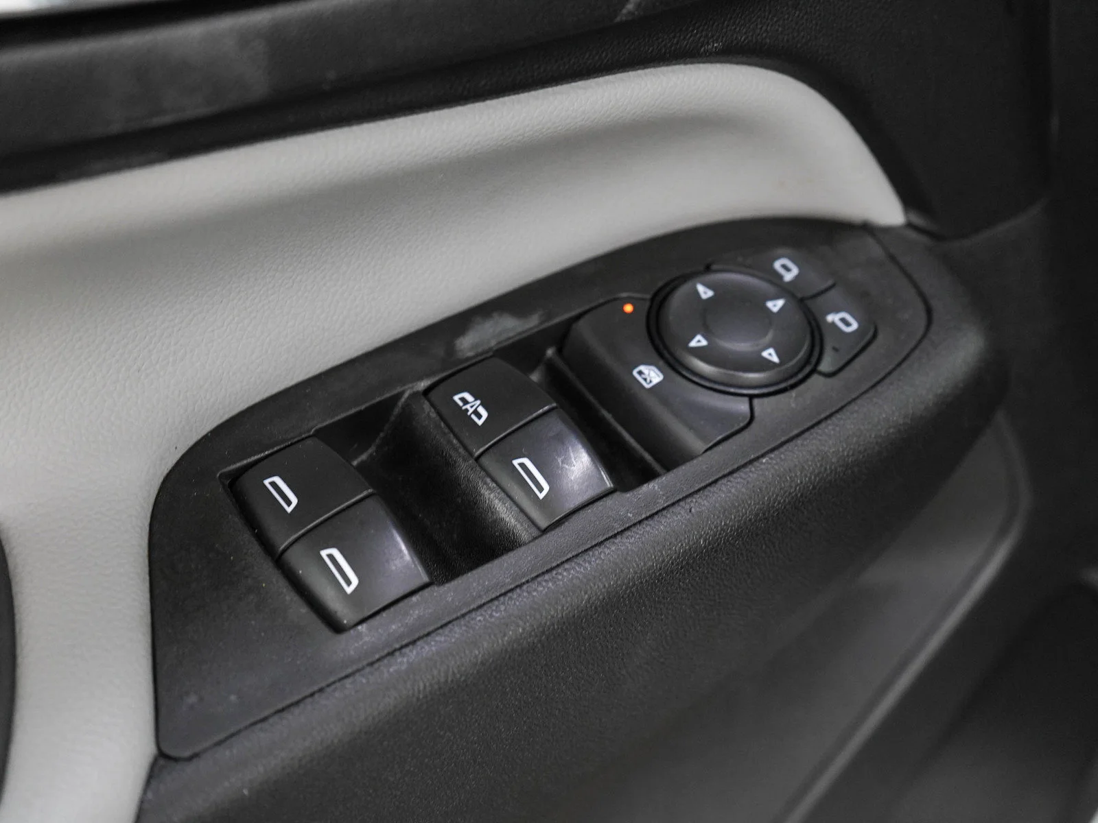 Used 2020 Summit White Chevrolet LT image 21