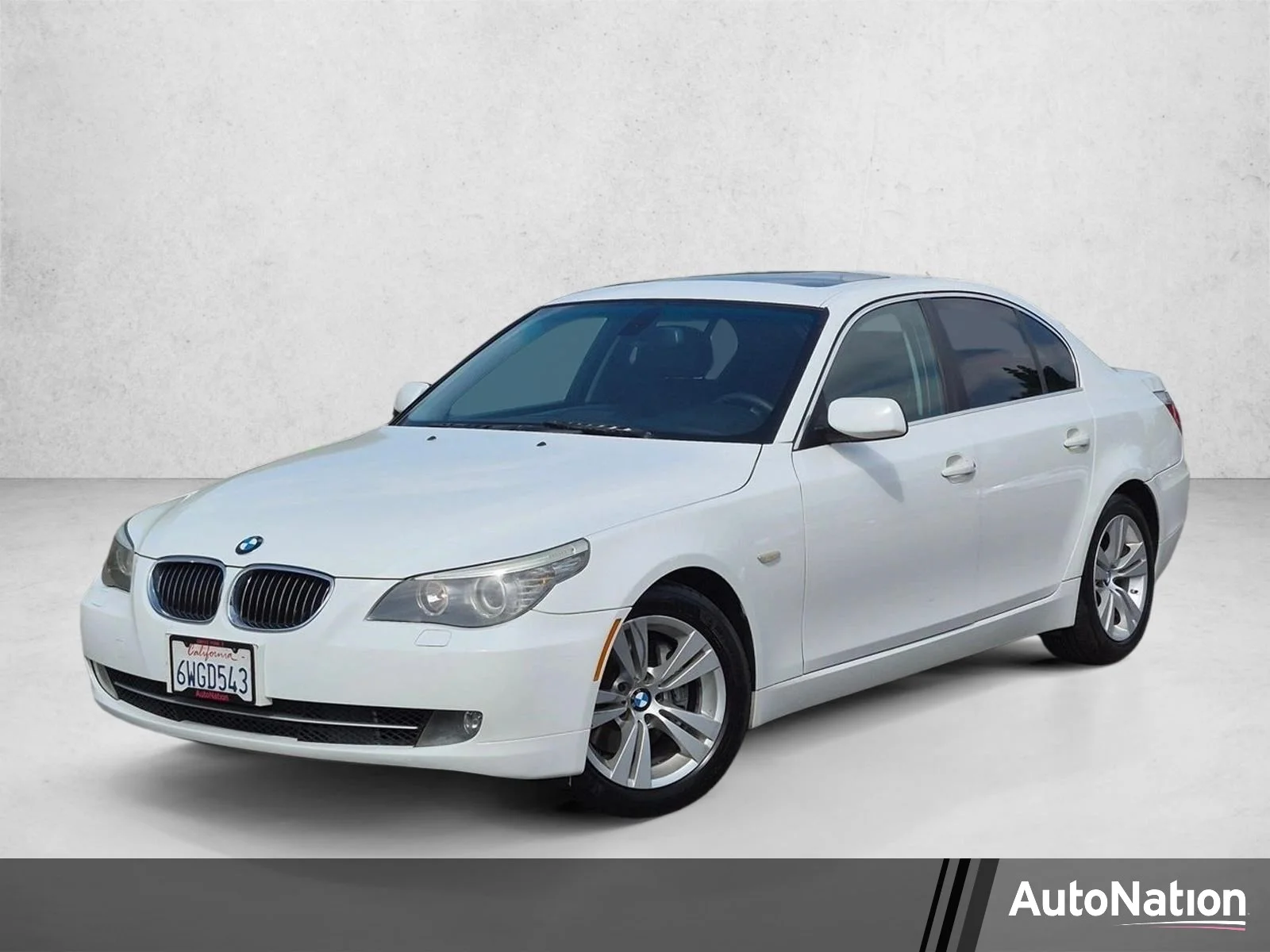 Used 2009 Alpine White BMW 528i image 1
