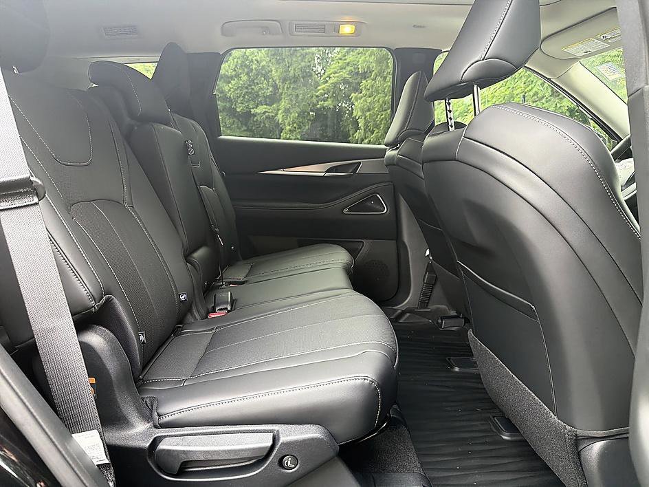 New 2027 Mineral Black INFINITI LUXE image 22