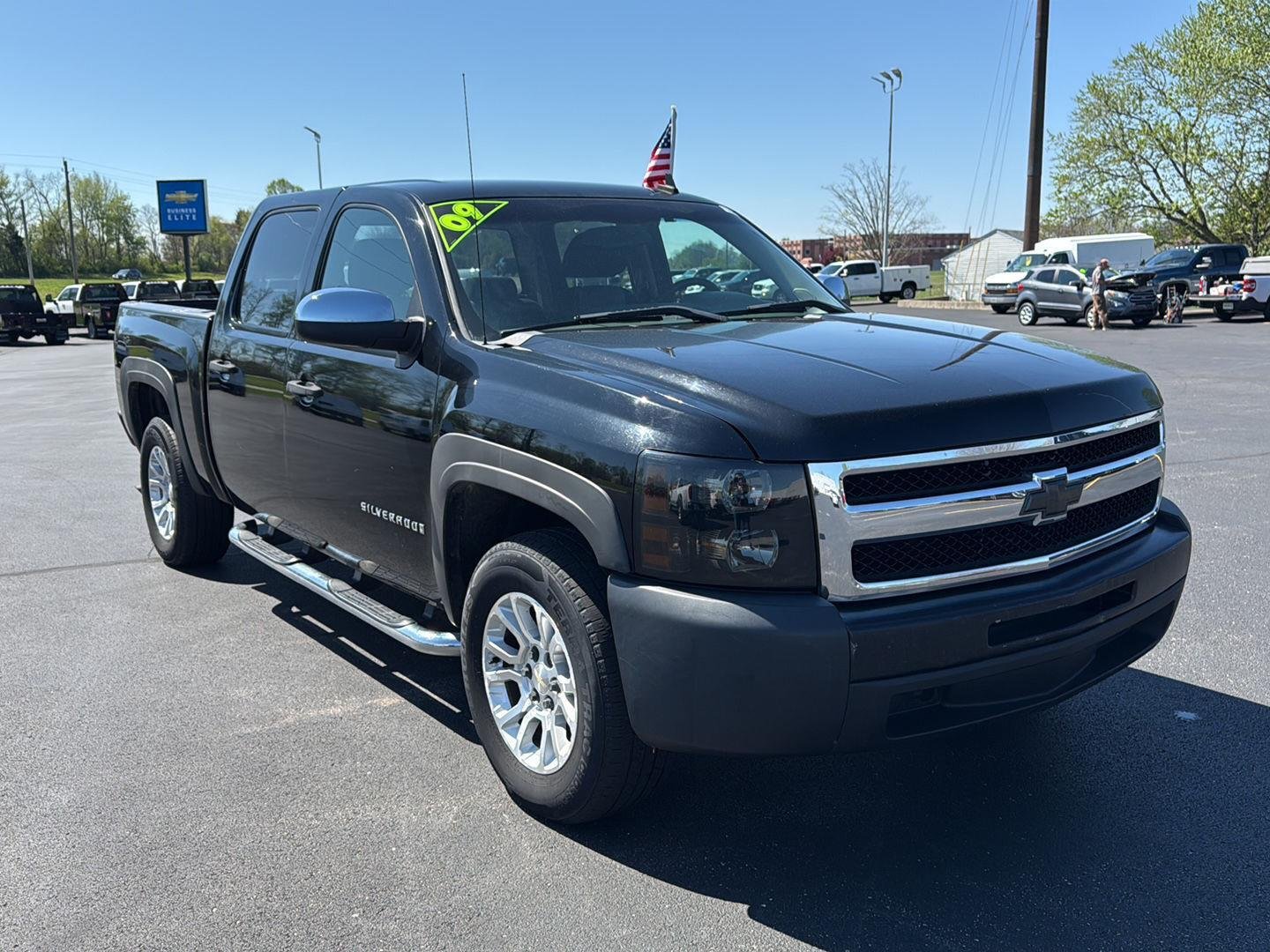 Used 2009 Chevrolet Silverado 1500 Work Truck with VIN 3GCEC13CX9G122561 for sale in Corydon, IN