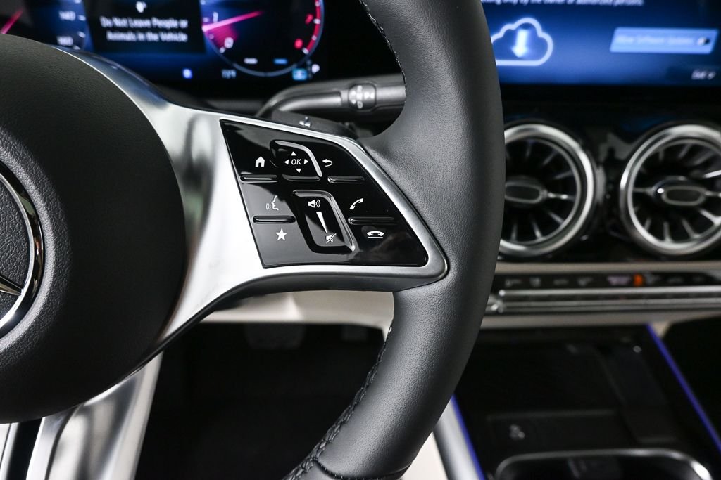 New 2026 Polar White Mercedes-Benz GLA 250 image 11