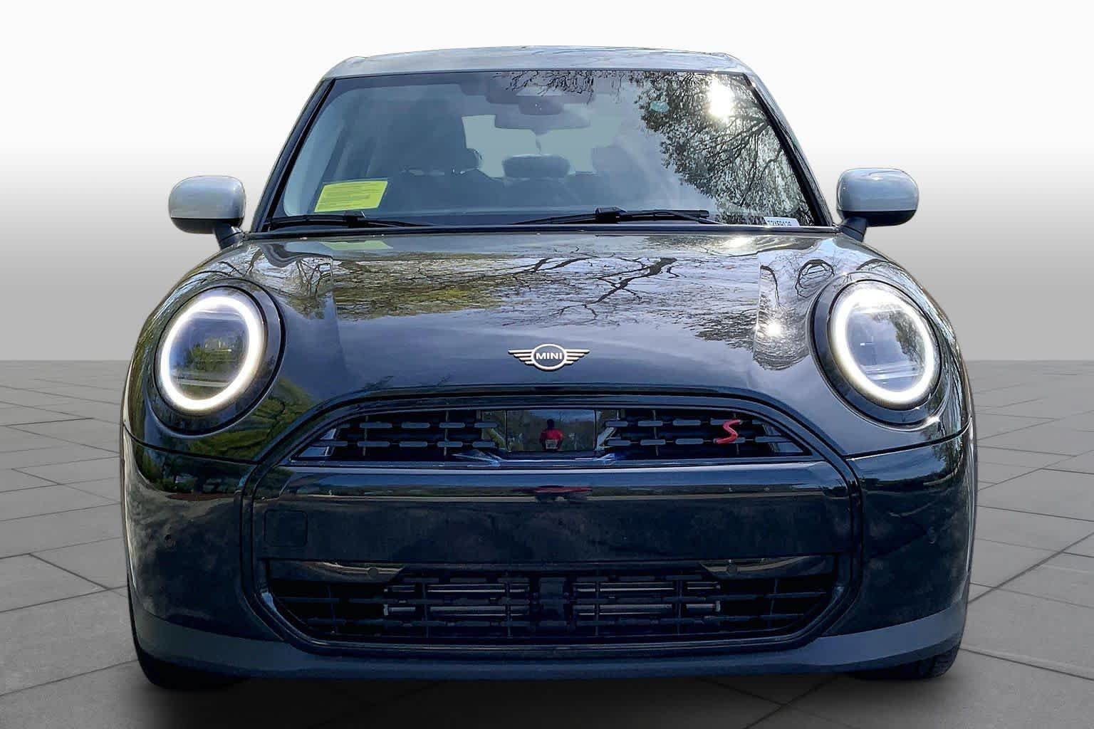 New 2026 Midnight Black II Metallic MINI Signature Plus image 3