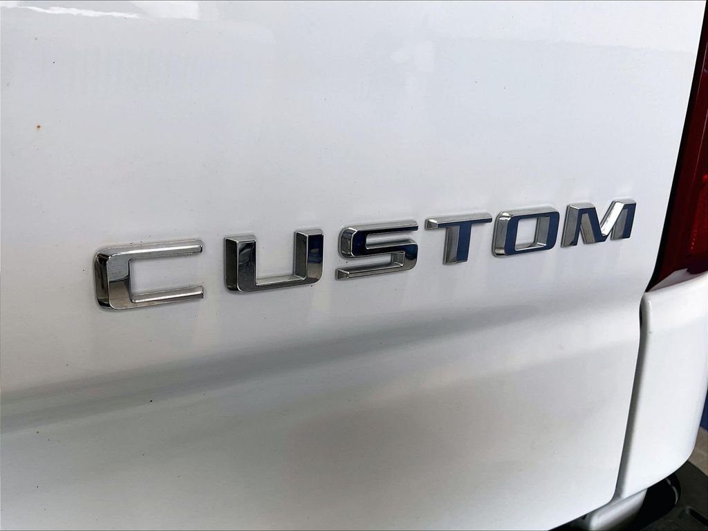Used 2023 White Chevrolet Custom image 28