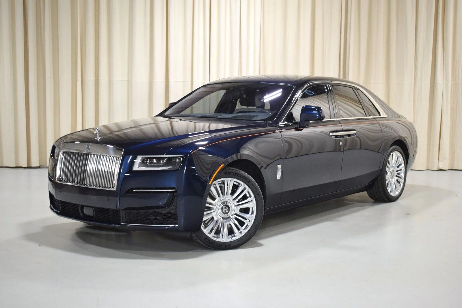 Used 2021 Blue Rolls-Royce  image 1