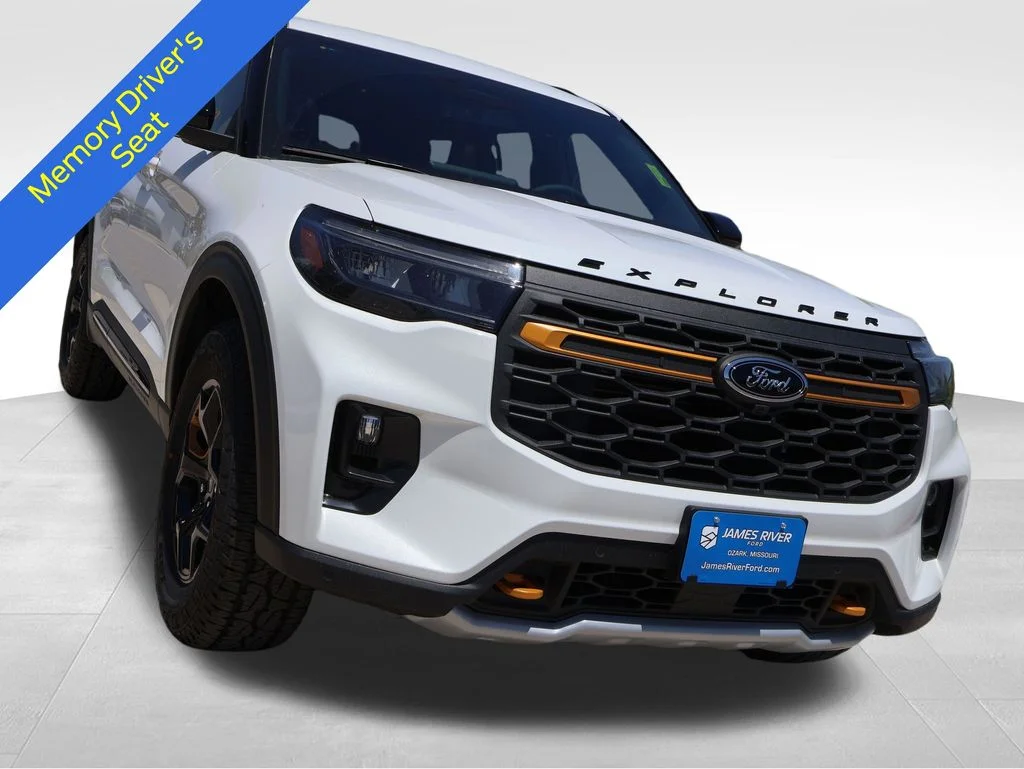 New 2026 Star White Metallic Tri-Coat Ford Tremor® image 6