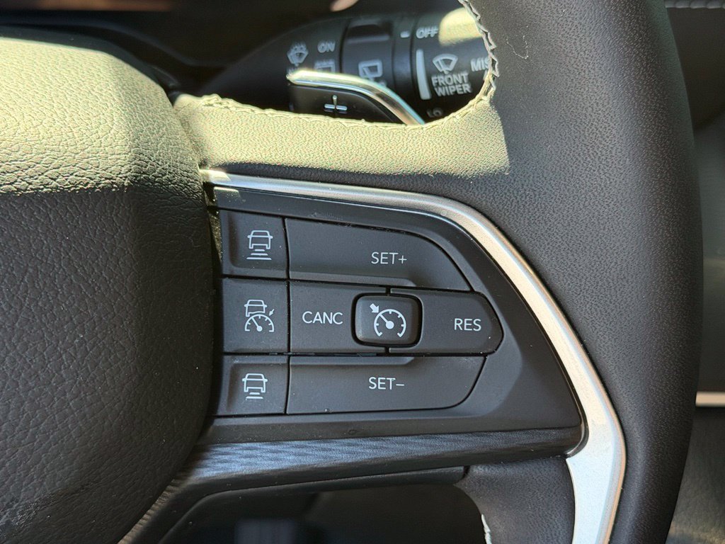 Used 2024 Black Jeep Altitude X image 17