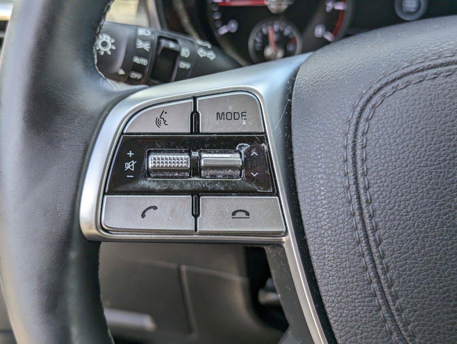 Used 2022 Glacial White Pearl Kia SX image 21