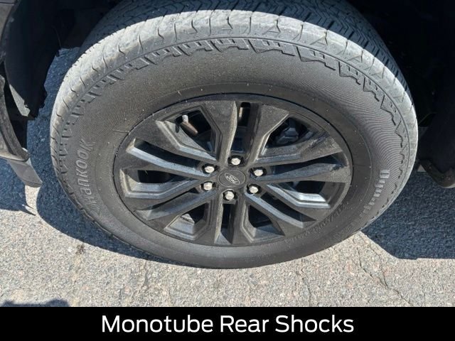 Certified Used 2025 Agate Black Metallic Ford Lariat image 11