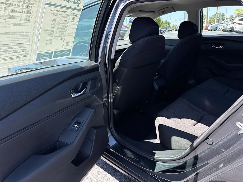 Used 2024  Honda LX image 34