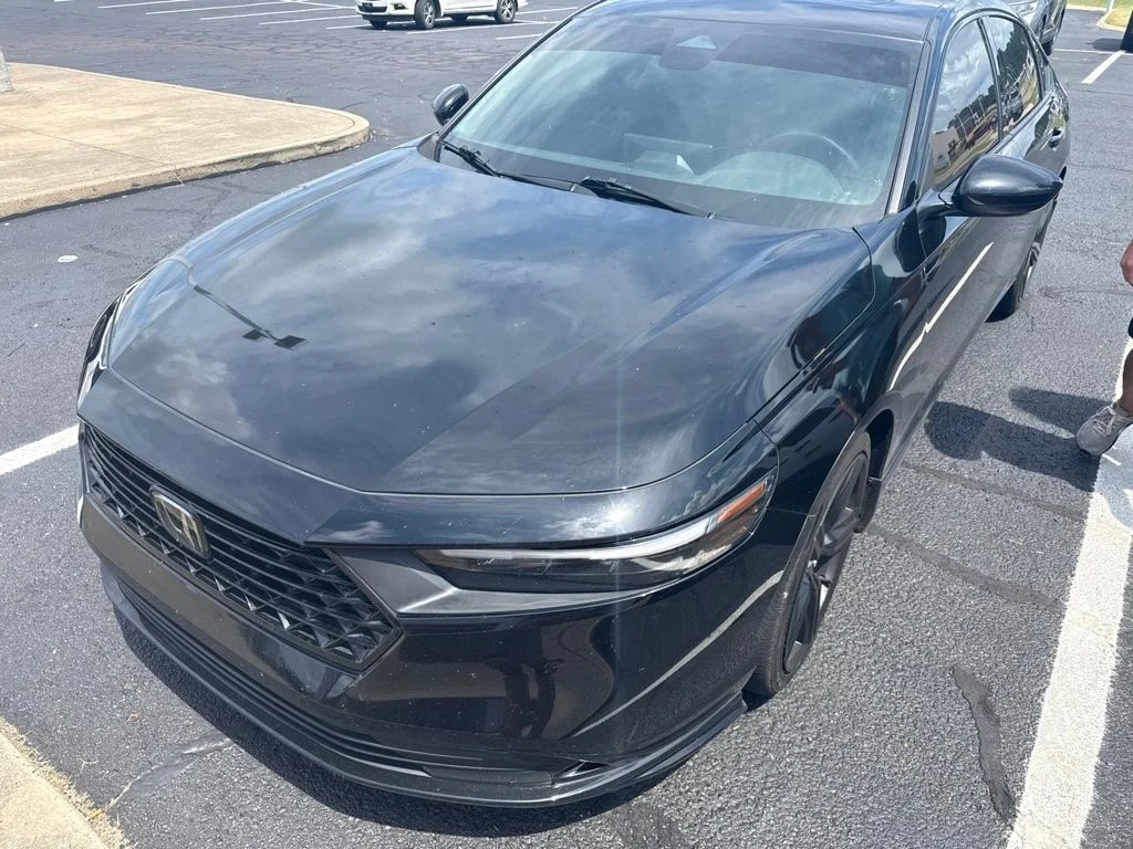 Used 2023  Honda Sport-L image 1