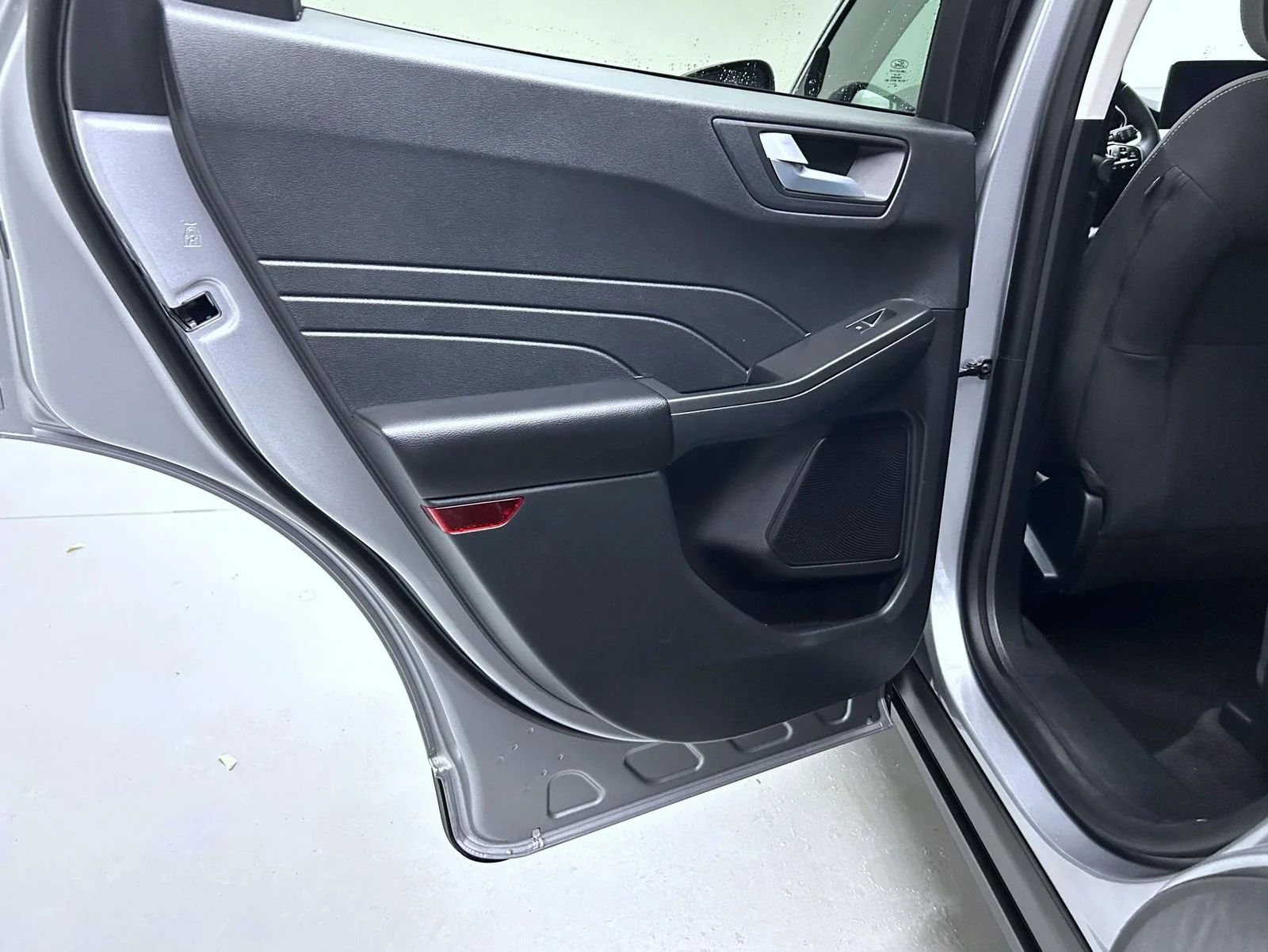 Used 2021 Silver Ford SE image 20