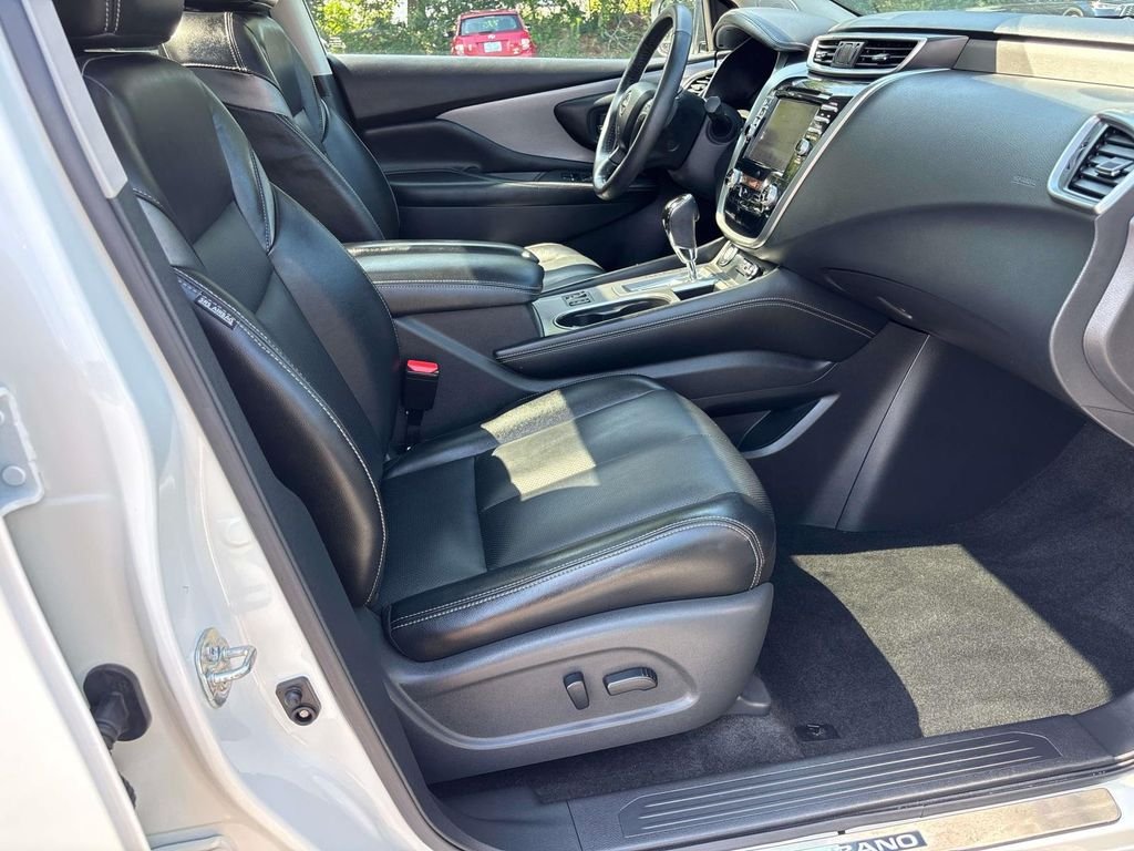 Used 2023 White Nissan SL image 19