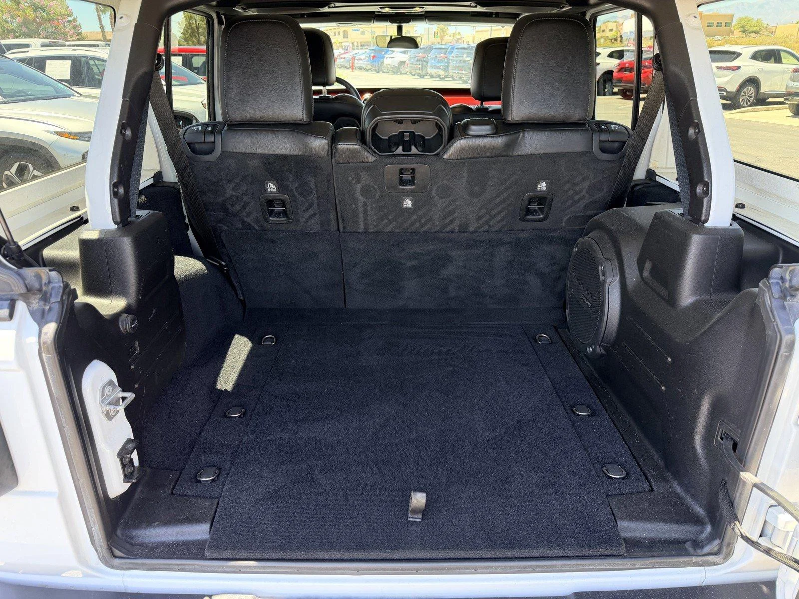 Used 2019 Bright White Clea Jeep Rubicon image 12