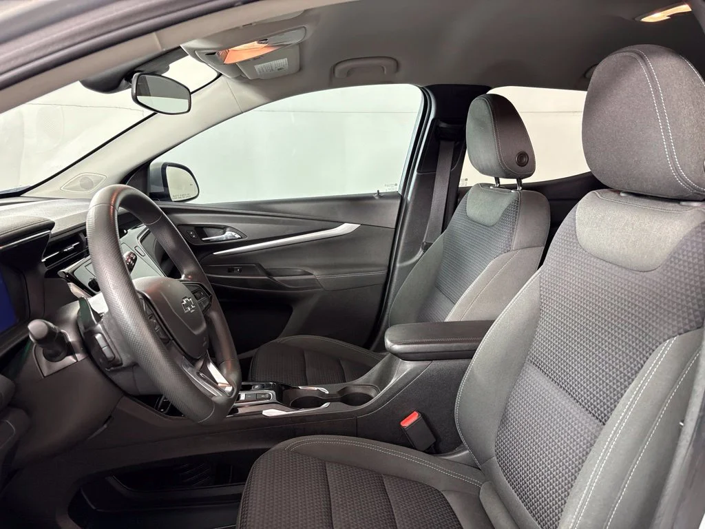Used 2023 Silver Chevrolet LT image 31