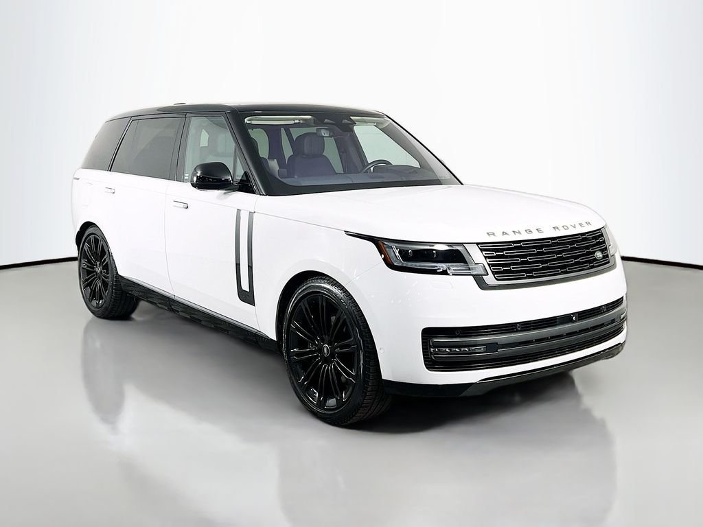 Used 2022 Fuji White Land Rover SE image 3