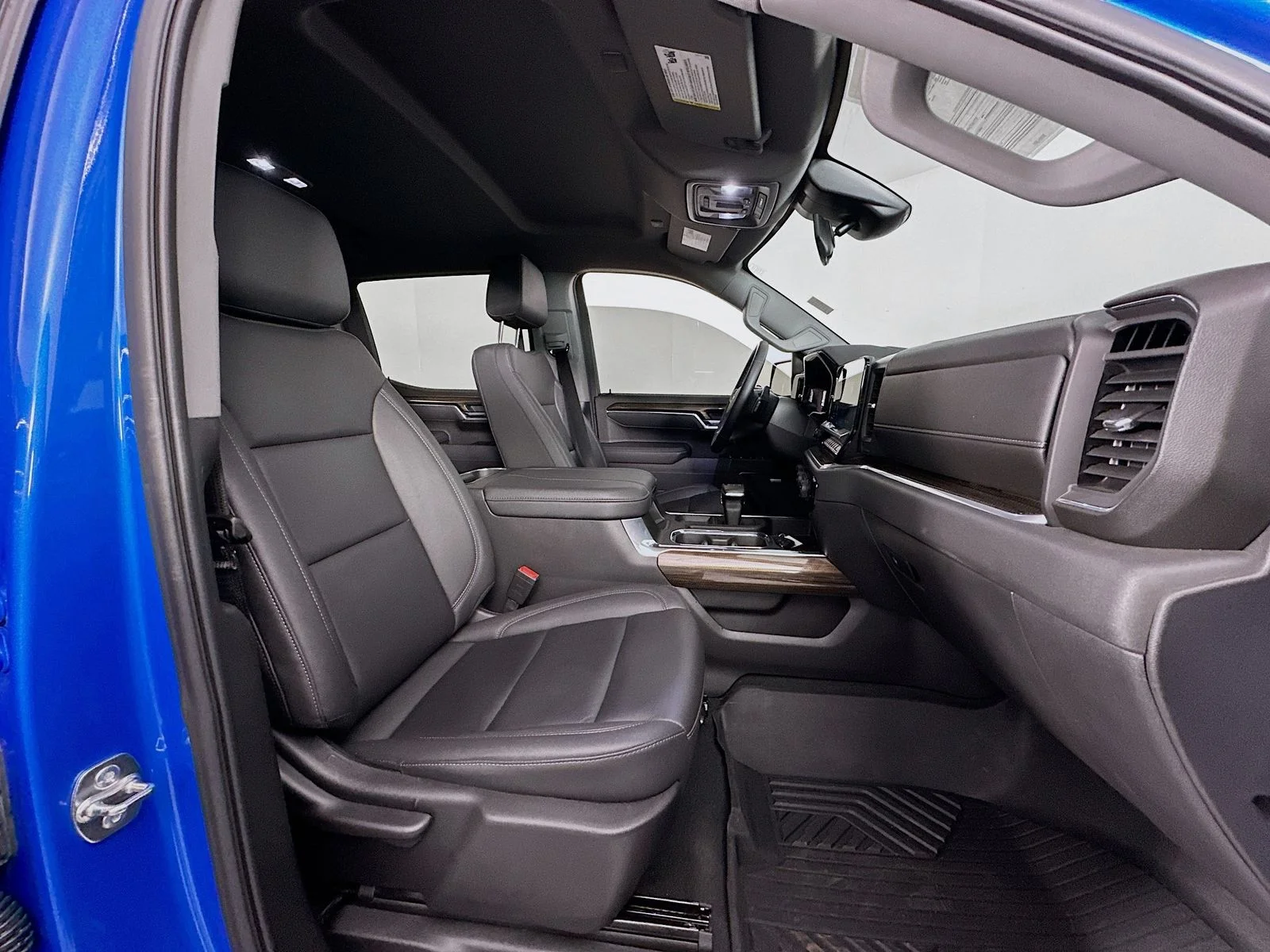 Used 2025 Riptide Blue Metallic Chevrolet LT Trail Boss image 33
