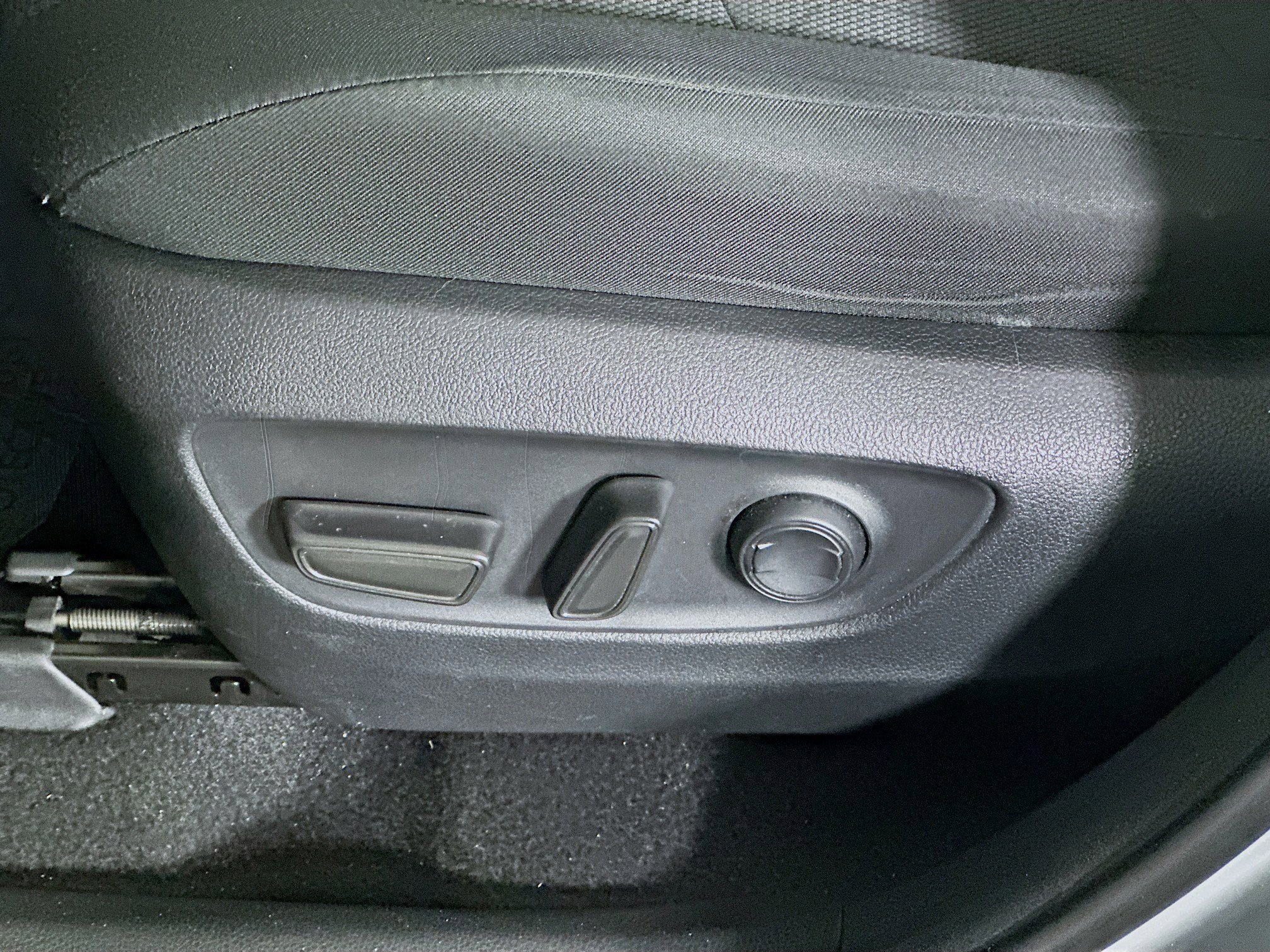 Used 2020 Silver Sky Metallic Toyota XLE image 13