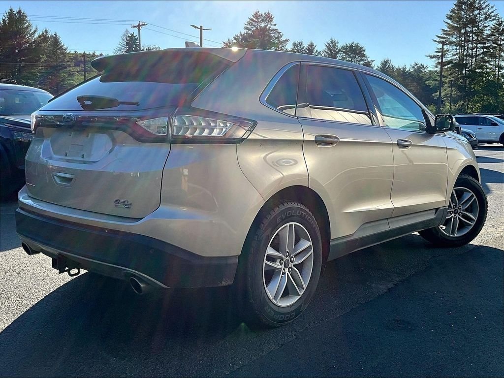 Used 2018 Gold Ford SEL image 4