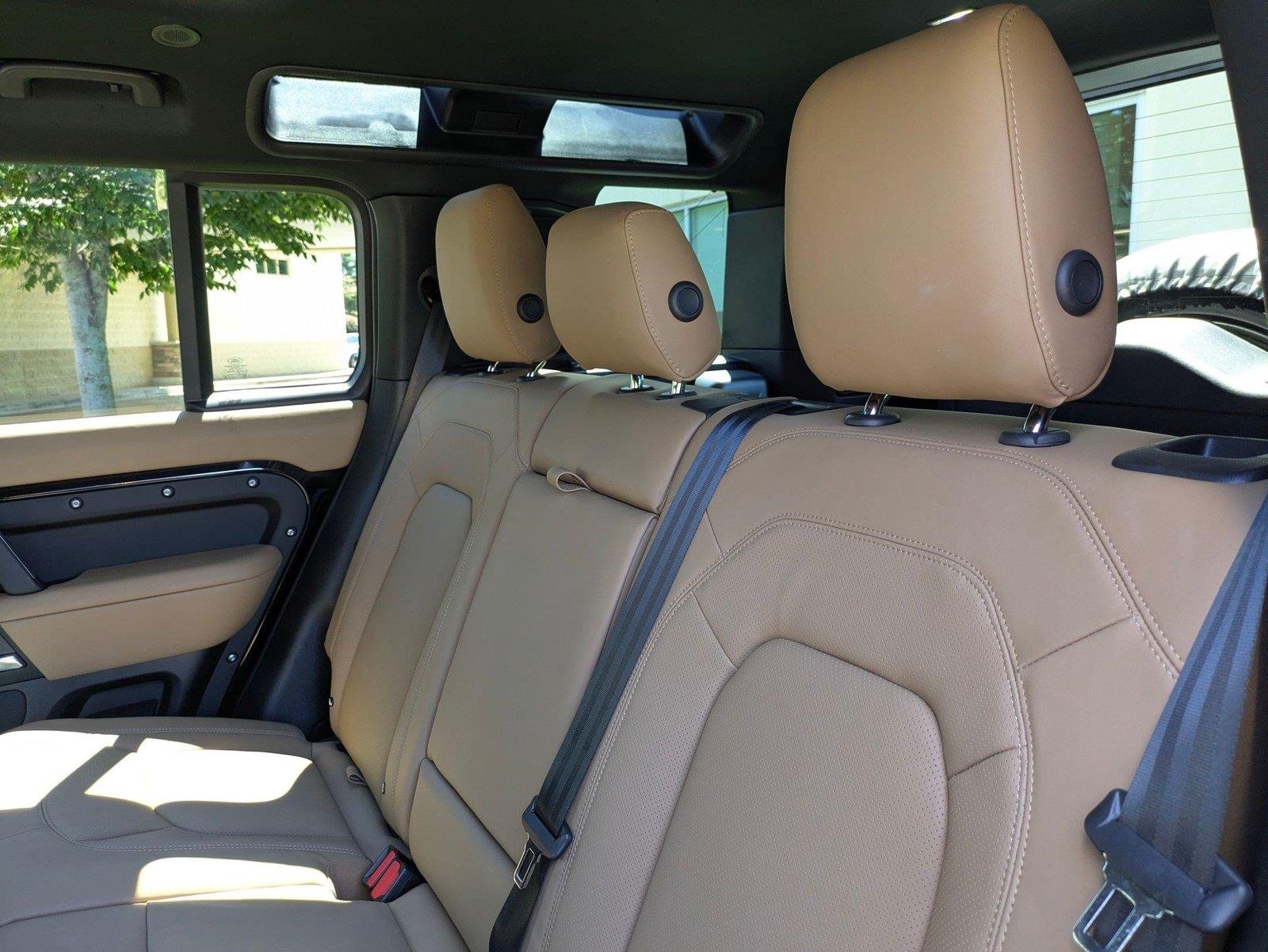 Used 2026 Santorini Black Metallic Land Rover S image 27