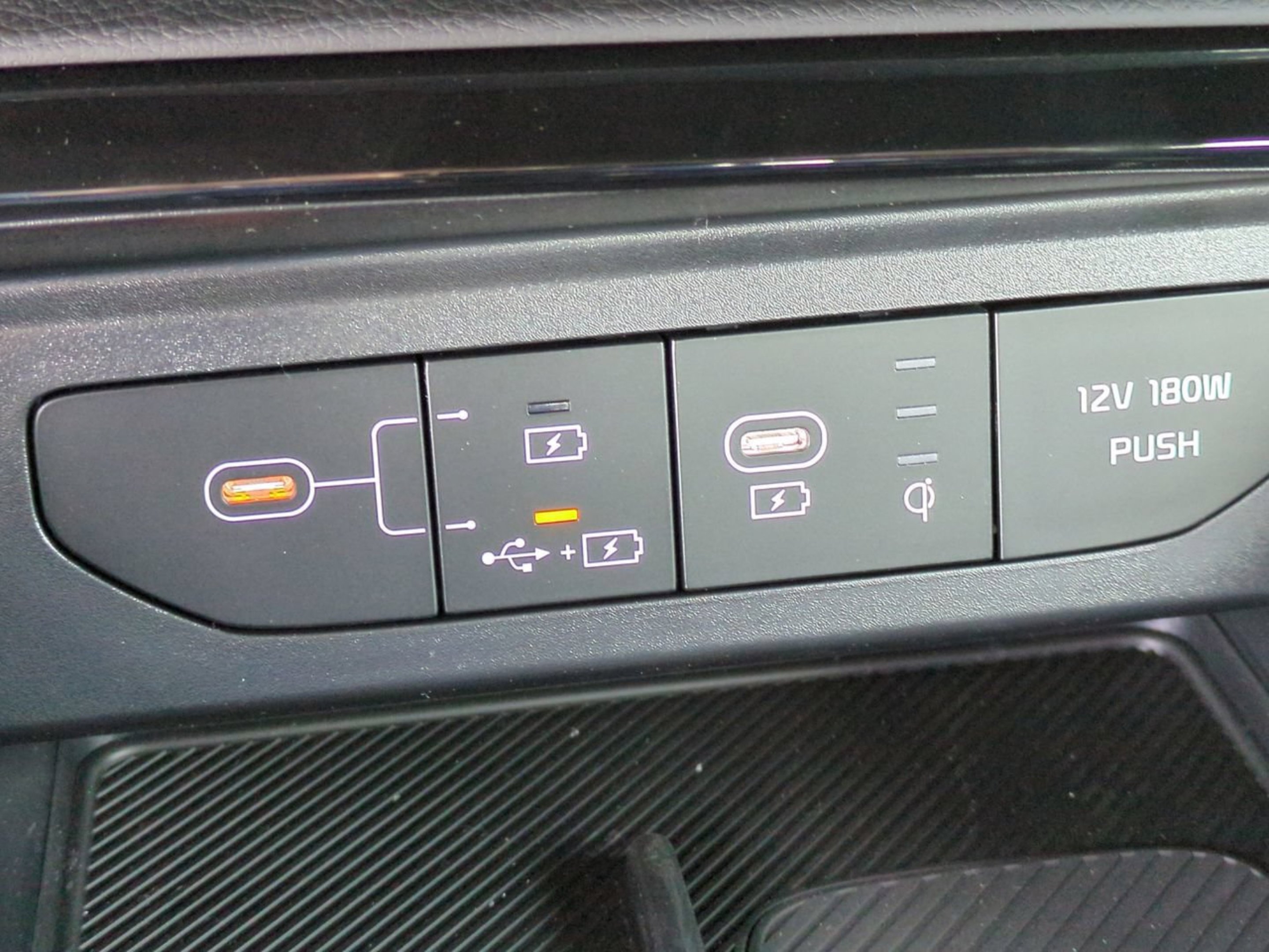 New 2026 Snow White Pearl Kia GT-Line image 25