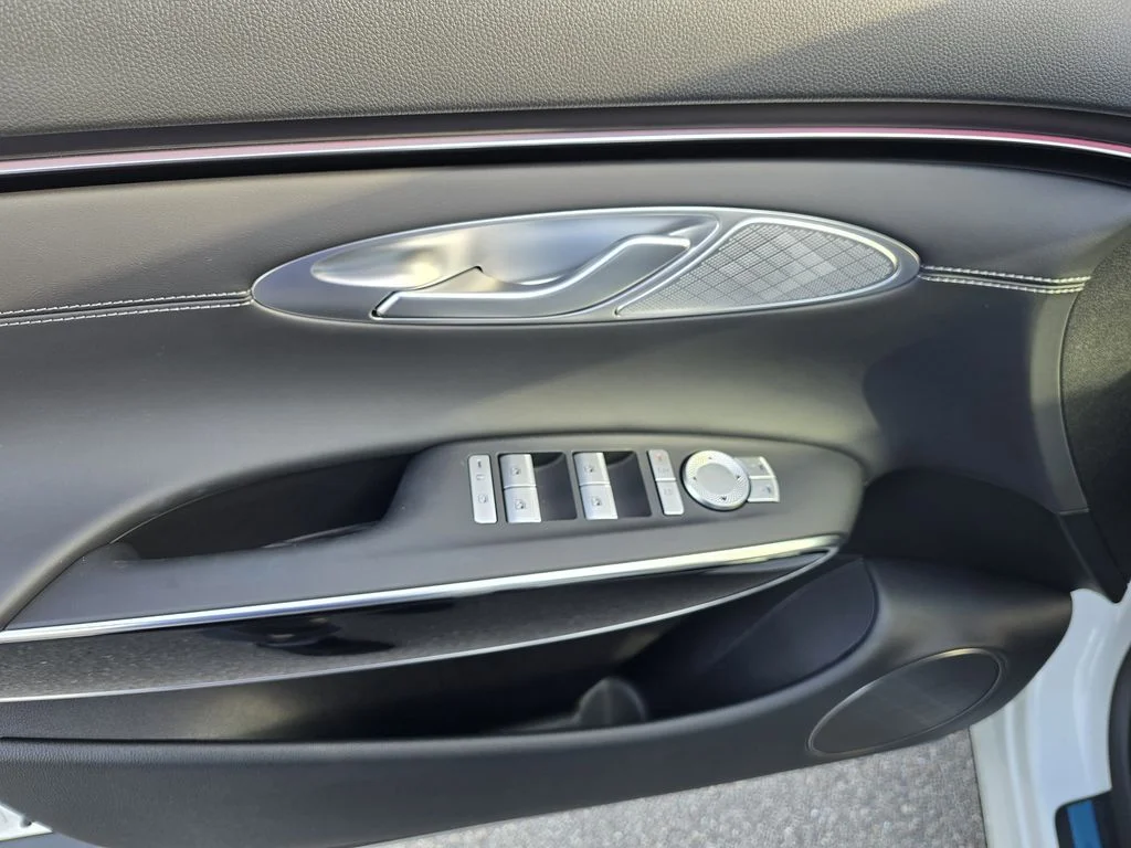 New 2026 Black Genesis 2.5T image 15