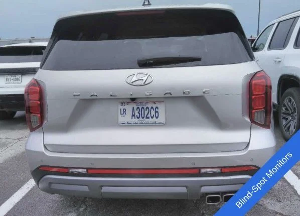 Used 2025 Silver Hyundai SEL image 4