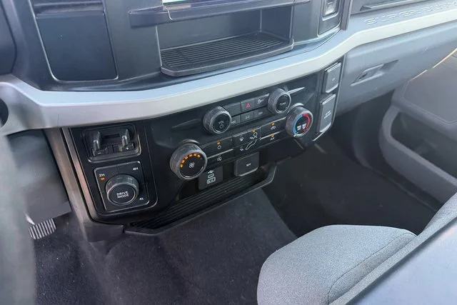 Used 2025 Gray Ford XLT image 25