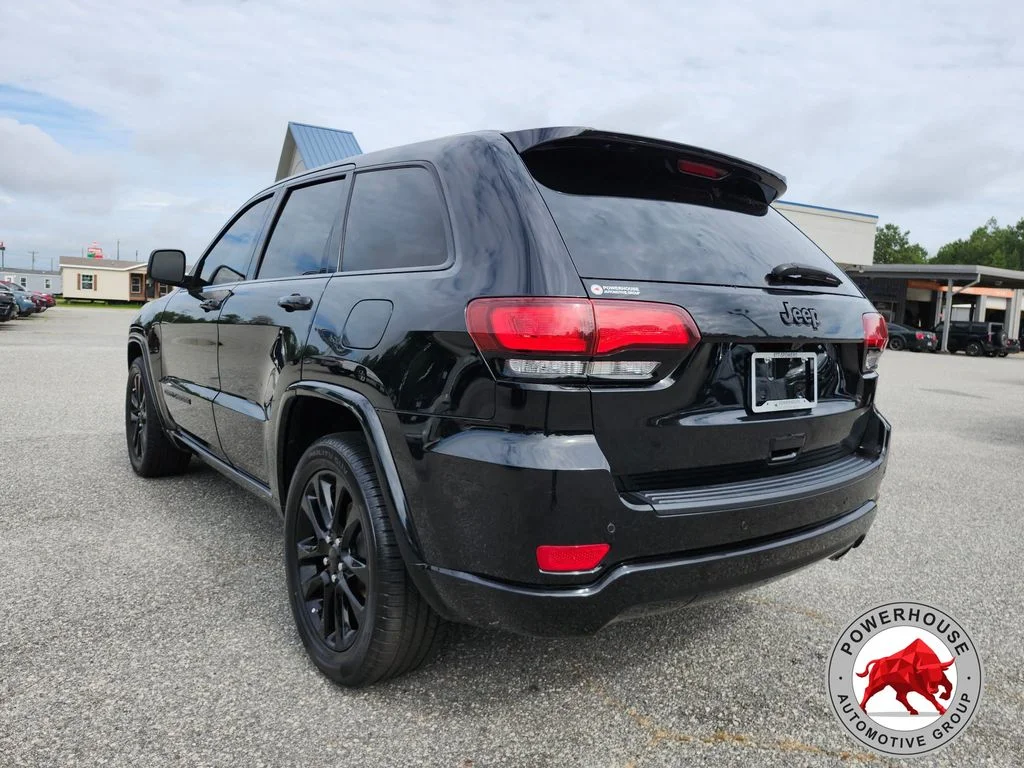 Used 2020 Black Jeep Altitude image 3