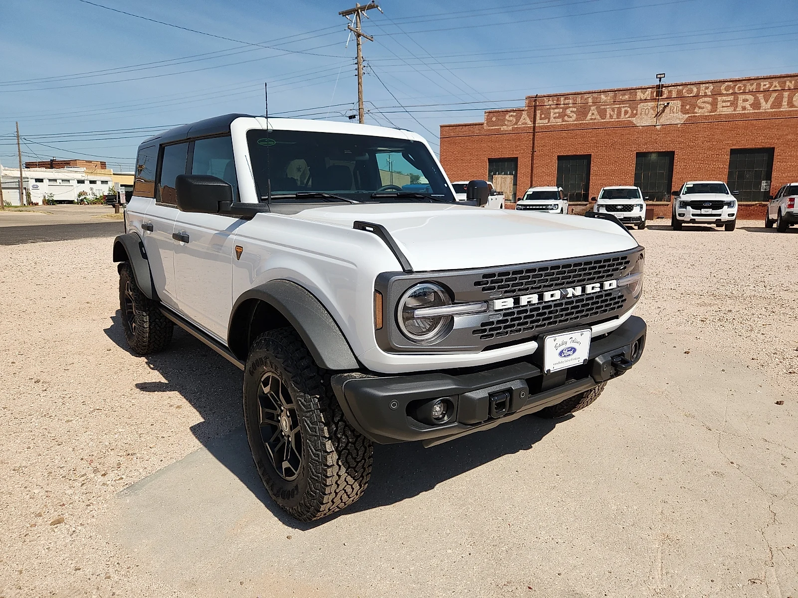 New 2026 Oxford White Ford Badlands image 1