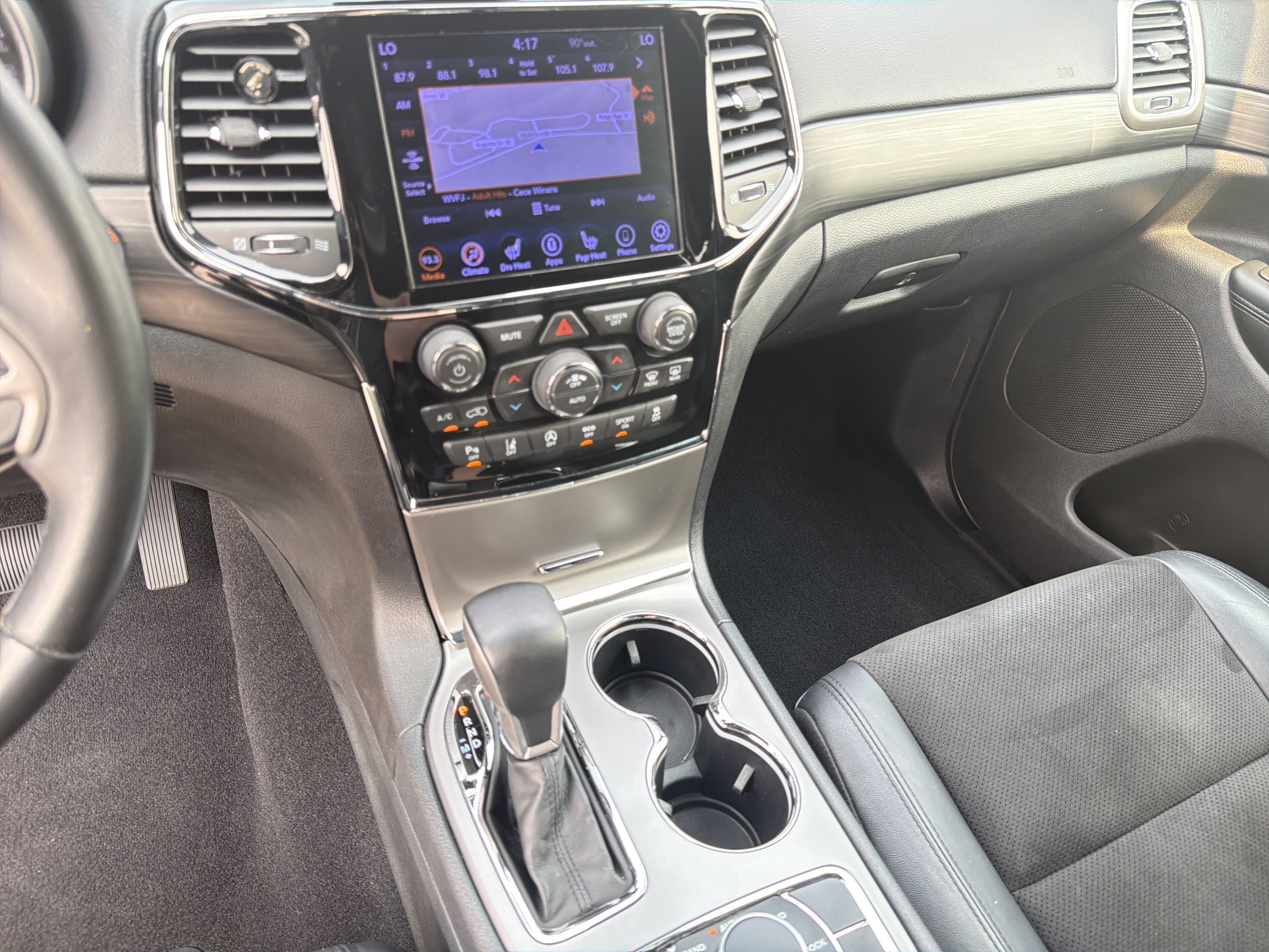 Used 2020 Billet Silver Metallic Clearcoat Jeep Altitude image 34