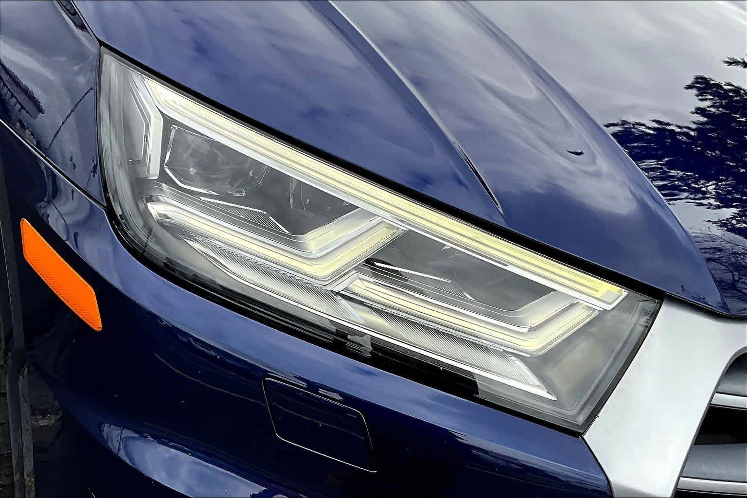 Used 2018 Navarra Blue Metallic Audi Premium Plus image 27