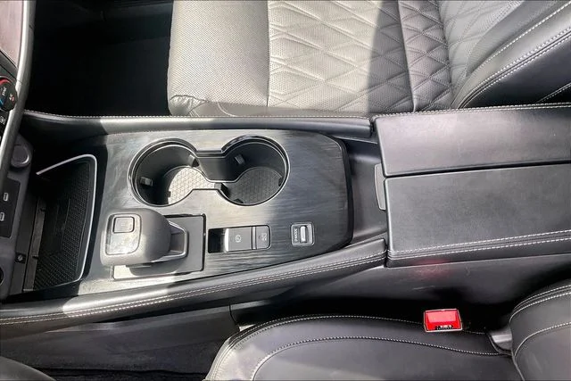 Used 2025 White Nissan Platinum image 13