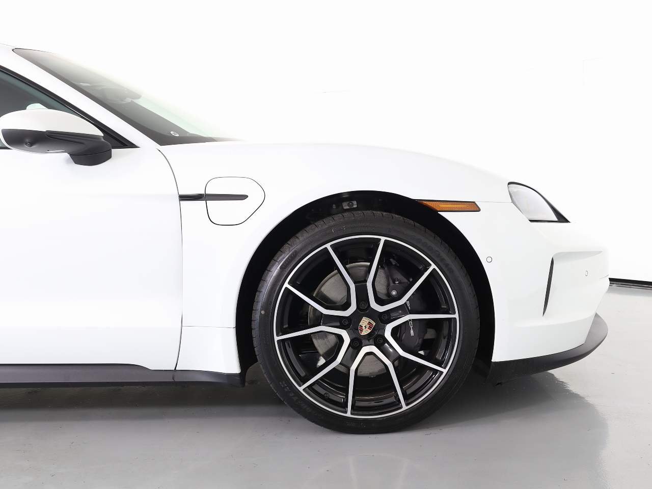 2025 Porsche Taycan Base - Photo 11