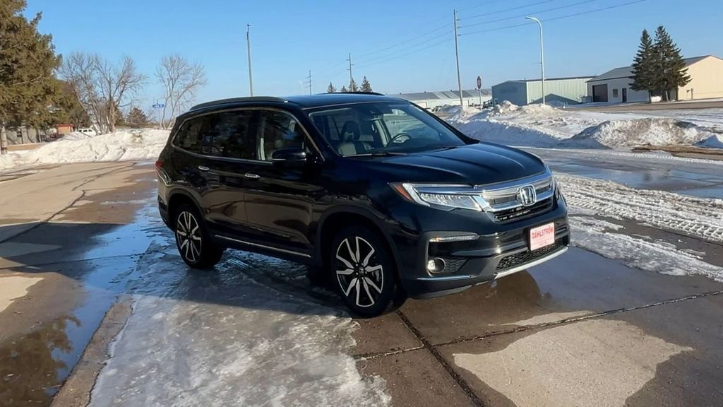Used 2022 Honda Pilot Touring with VIN 5FNYF6H67NB068530 for sale in Oslo, Minnesota