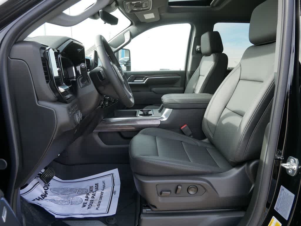 2026 Chevrolet Silverado 3500 HD LTZ - Photo 10
