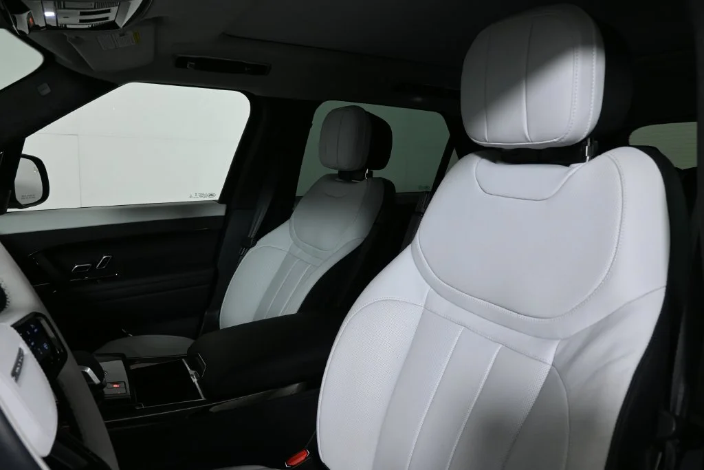 Used 2024 Green Land Rover Autobiography image 16