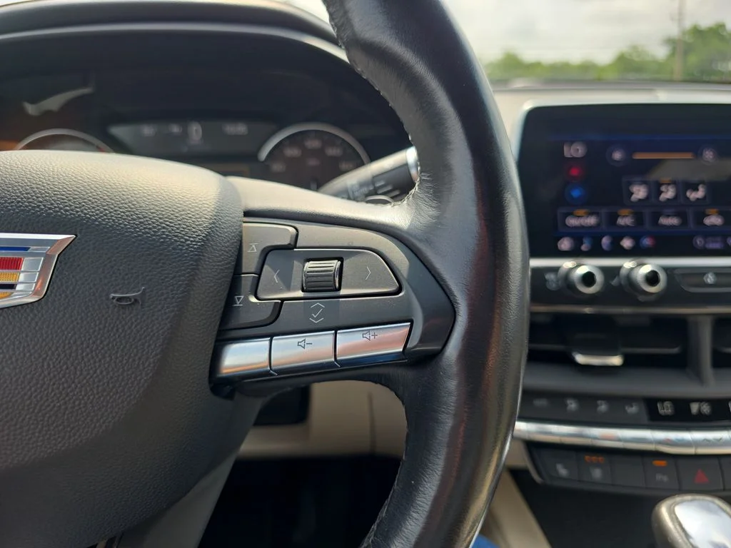 Used 2024 White Cadillac Premium Luxury image 20