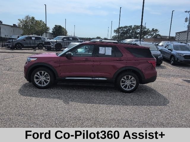 Used 2024 Red Metallic Ford XLT image 3