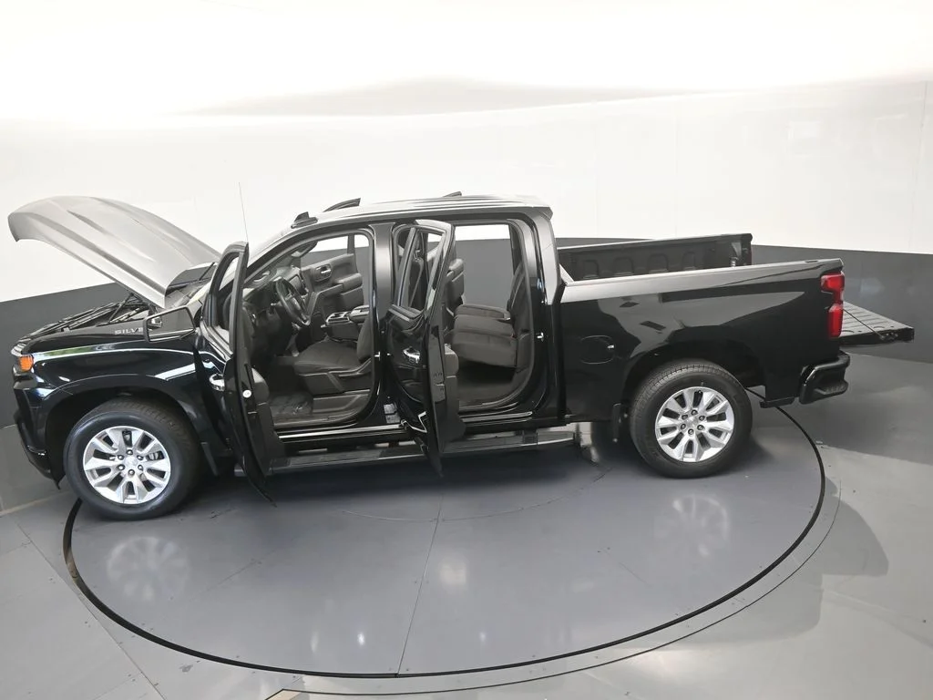 Used 2021 Black Chevrolet Custom image 58