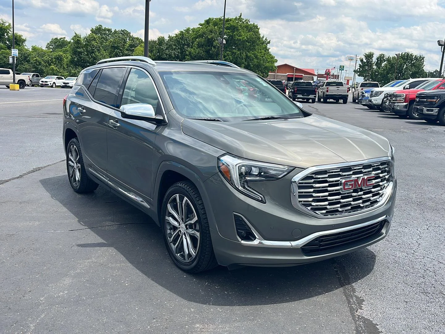 Used 2018 MINERAL METALLIC GMC Denali image 7