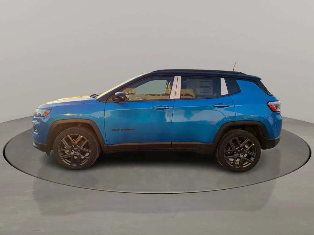 New 2026 Hydro Blue Pearl-Coat Exterior Paint Jeep Limited image 4