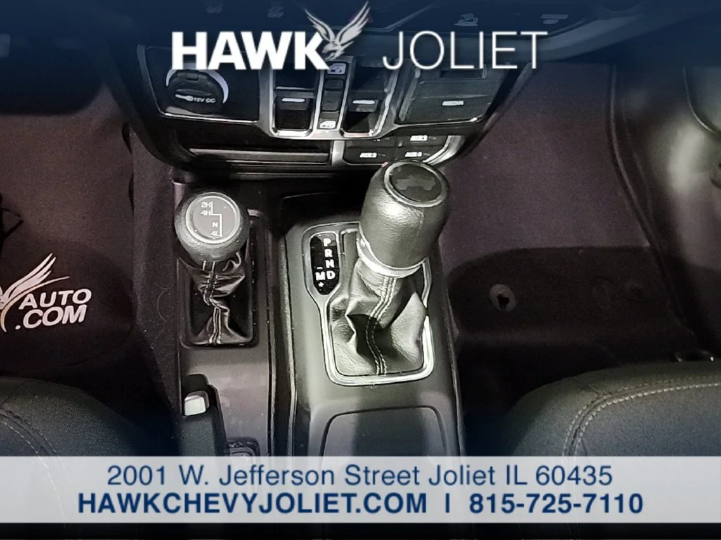 Used 2024 White Jeep Sahara image 18