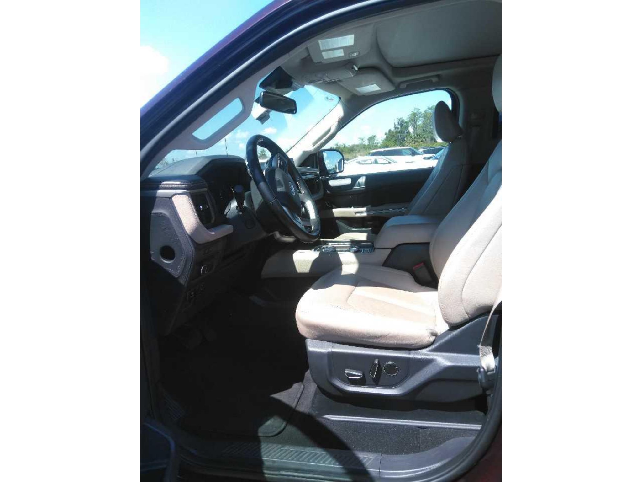 Used 2024 Jewel Red Metallic Tinted Clearcoat Ford Limited image 11