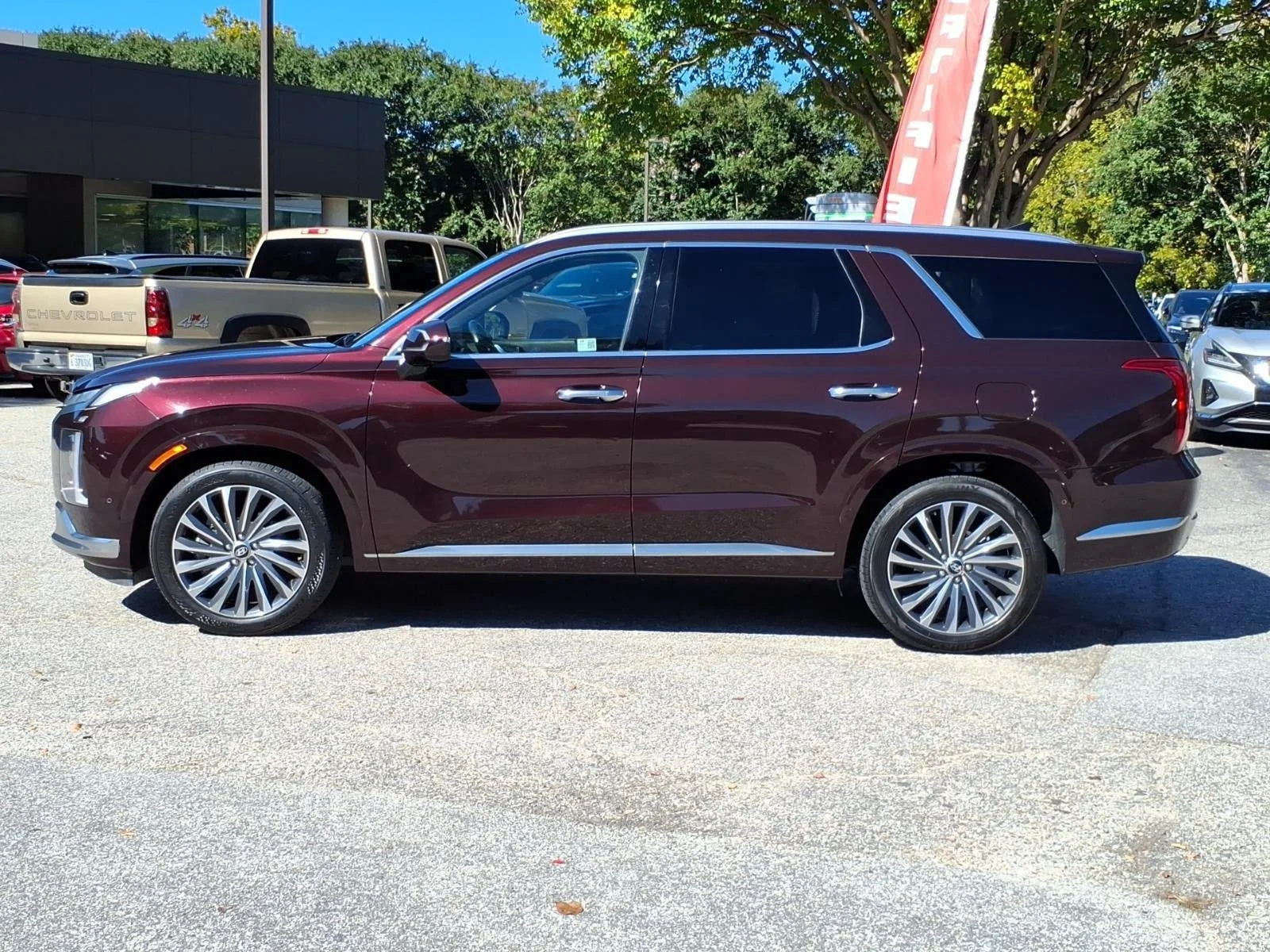 Used 2024 Sierra Burgundy Hyundai Calligraphy image 3