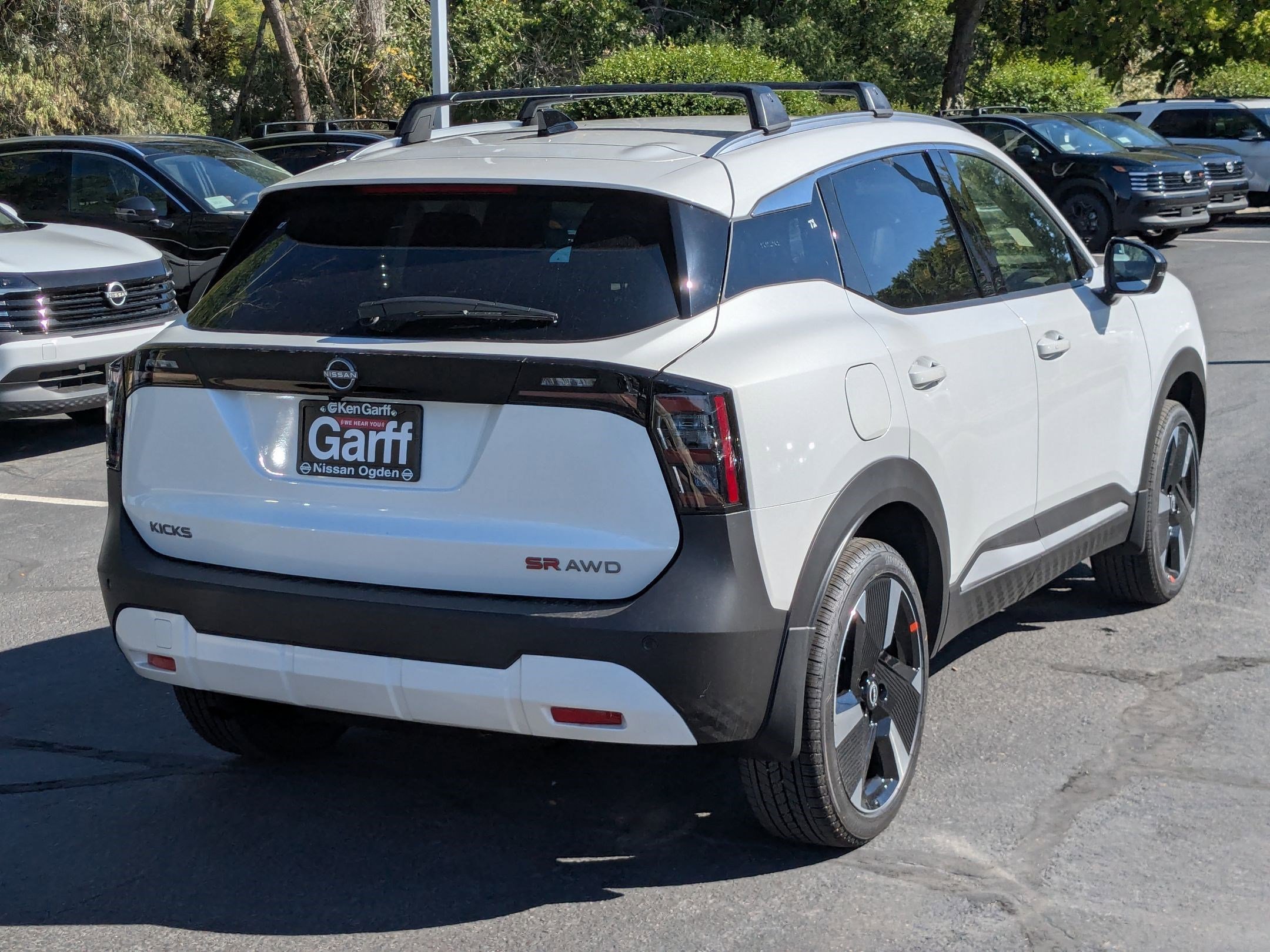 New 2026 Aspen White Tricoat Nissan SR image 3