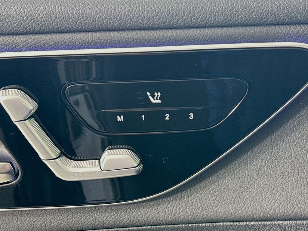 Used 2026 Black Mercedes-Benz GLC 300 image 21